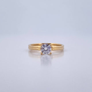 Anillo Solitario Clasico Base Moissanita 40 Pts | Oro 18K | 2.3 g | T5 1/2