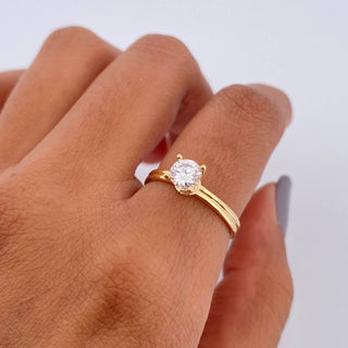 Anillo Solitario Clasico Base Moissanita 40 Pts | Oro 18K | 2.3 g | T5 1/2