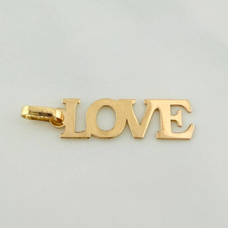 Dije Love | Oro Amarillo 18K | 0.6 g | 2.6 cm