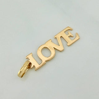 Dije Love | Oro Amarillo 18K | 0.6 g | 2.6 cm