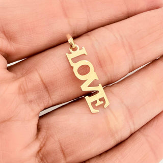 Dije Love | Oro Amarillo 18K | 0.6 g | 2.6 cm