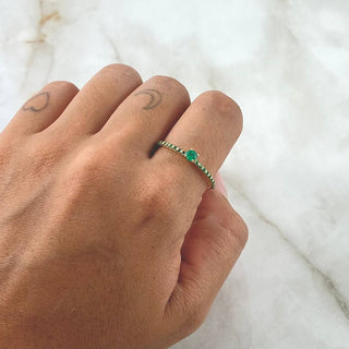 Anillo Solitario Linea Tupida Esmeraldas 35pts | Oro Amarillo 18K | 1.5 g | T 10