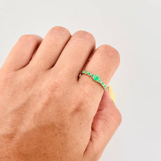 Anillo Solitario Esencia Esmeraldas 46pts | Oro Amarillo 18K | 1.95 g | T 8