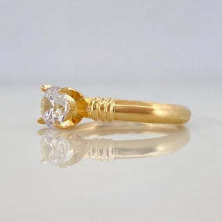 Anillo Solitario Cuatro Garras | Oro Amarillo 18K | 1.45 g | T7