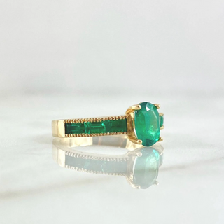 Anillo Solitario Ovalado Carril | Oro Amarillo 18K | 4.15gr | T6 3/4 | Esmeraldas 89pts