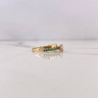 Anillo Solitario Corazones Linea | Oro Amarillo 18K | 2.45gr | T6 1/4 | Circones Verdes Blanco