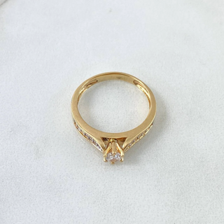 Anillo Solitario Doble Linea Incrustada | Oro Amarillo 18K | 3.2gr | T7 1/4 | Circones Blancos