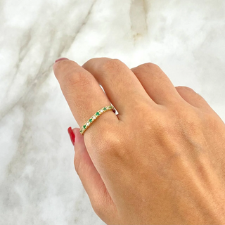 Anillo Churumbela Curva | Oro Amarillo | 2.1gr | T8 | Esmeraldas 14pts - Diamantes Blancos 12pts