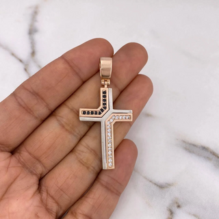 Dije Cruz | Dos Oros Blanco Rosa 18K | 10.25gr | 4.9cm | Circones Blancos Negros