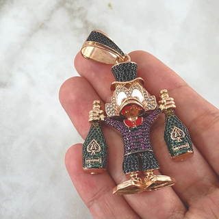 Dije Pato Botellas Champagne | Oro Amarillo 18K | 30gr | 6.8cm | Circones Colores