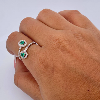 Anillo Solitario Halo Doble | Dos Oros Amarillo Blanco 18K | 2.45gr | T6 | Esmeraldas 26 Pts Diamantes 24 Pts