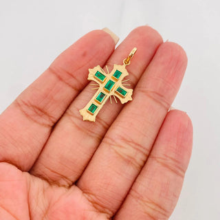 Dije Cruz Plana Esmeraldas | Oro Amarillo 18K | 60Pts | 2 g | 3.2 cm