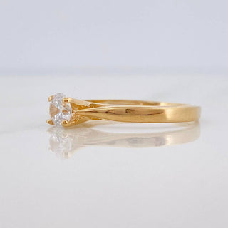 Anillo Solitario | Oro Amarillo 18K | 1.85 g | Talla 5 1/2
