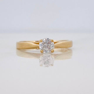 Anillo Solitario | Oro Amarillo 18K | 1.85 g | Talla 5 1/2