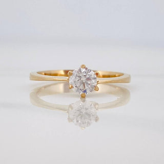Anillo Solitario | Oro Amarillo 18K | 2 g | Talla 5 1/2