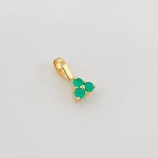 Dije Triangulo Esmeralda 15Pts | Oro Amarillo 18K | 0.2 g | 0.8 cm