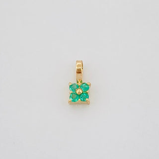Dije Flor Esmeralda | Oro Amarillo 18K | 21Pts 0.2 g | 0.8 cm