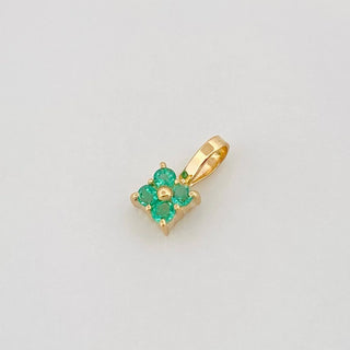 Dije Flor Esmeralda | Oro Amarillo 18K | 21Pts 0.2 g | 0.8 cm