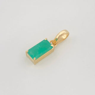 Dije Rectangular Esmeraldas | Oro Amarillo 18K | 0.93Pts 0.9 g | 2 cm