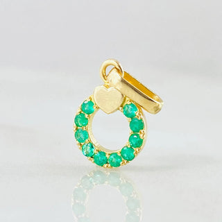 Dije Aro Corazón Esmeraldas 20pts | Oro Amarillo 18K | 1gr | 1.8cm