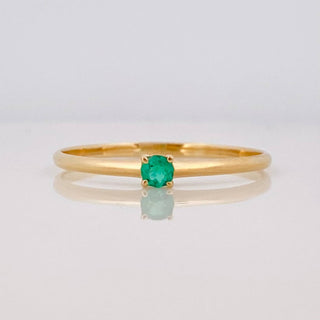 Anillo Solitario Esmeralda 0.5Pts Esmeralda 1Pts | Oro Amarillo 18K | 0.9 g | T7