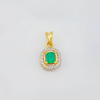 Dije Halo Esmeraldas 26 Pts Diamantes 20 Pts | Dos Oros Amarillo Blanco 18K | 1.05 g | 1.4 cm
