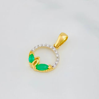 Dije Circulo Petalos Esmeraldas 23 Pts Diamantes 09 Pts | Dos Oros Amarillo Blanco 18K | 1.4 g | 2 cm
