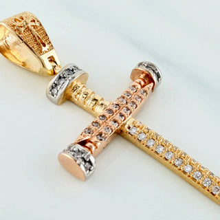 Dije Cruz Clavo | Tres Oros 18K | 3.4 g | 4 cm